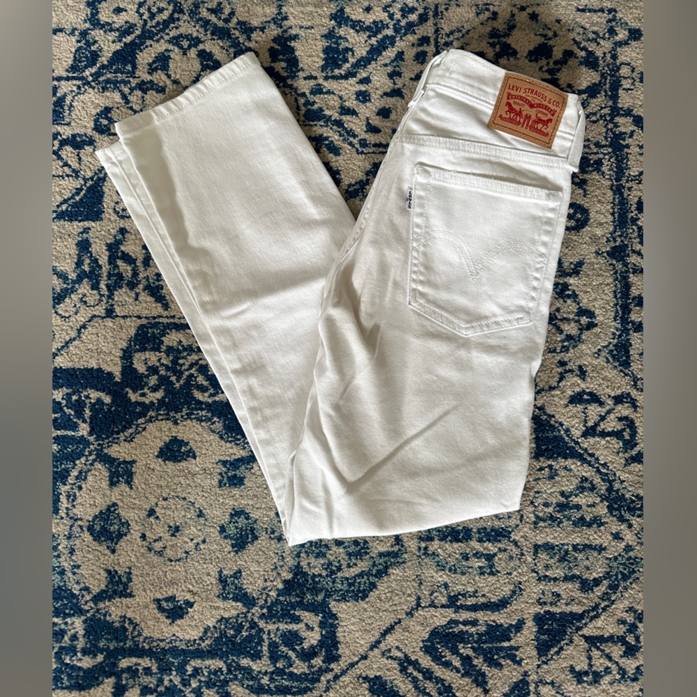 Levi’s Wedgie Straight Jeans, White, Size 27, EUC!